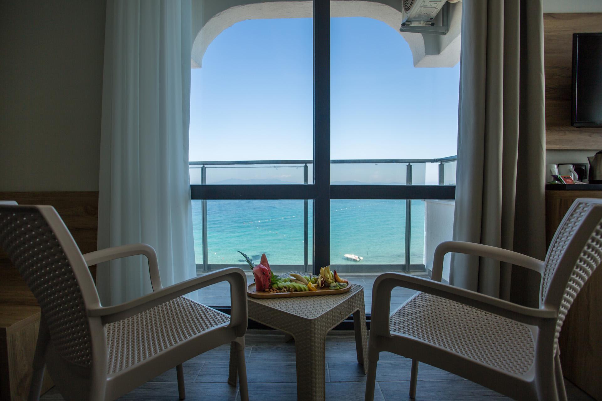 Marti Prime Beach Hotel Kusadasi Exterior photo