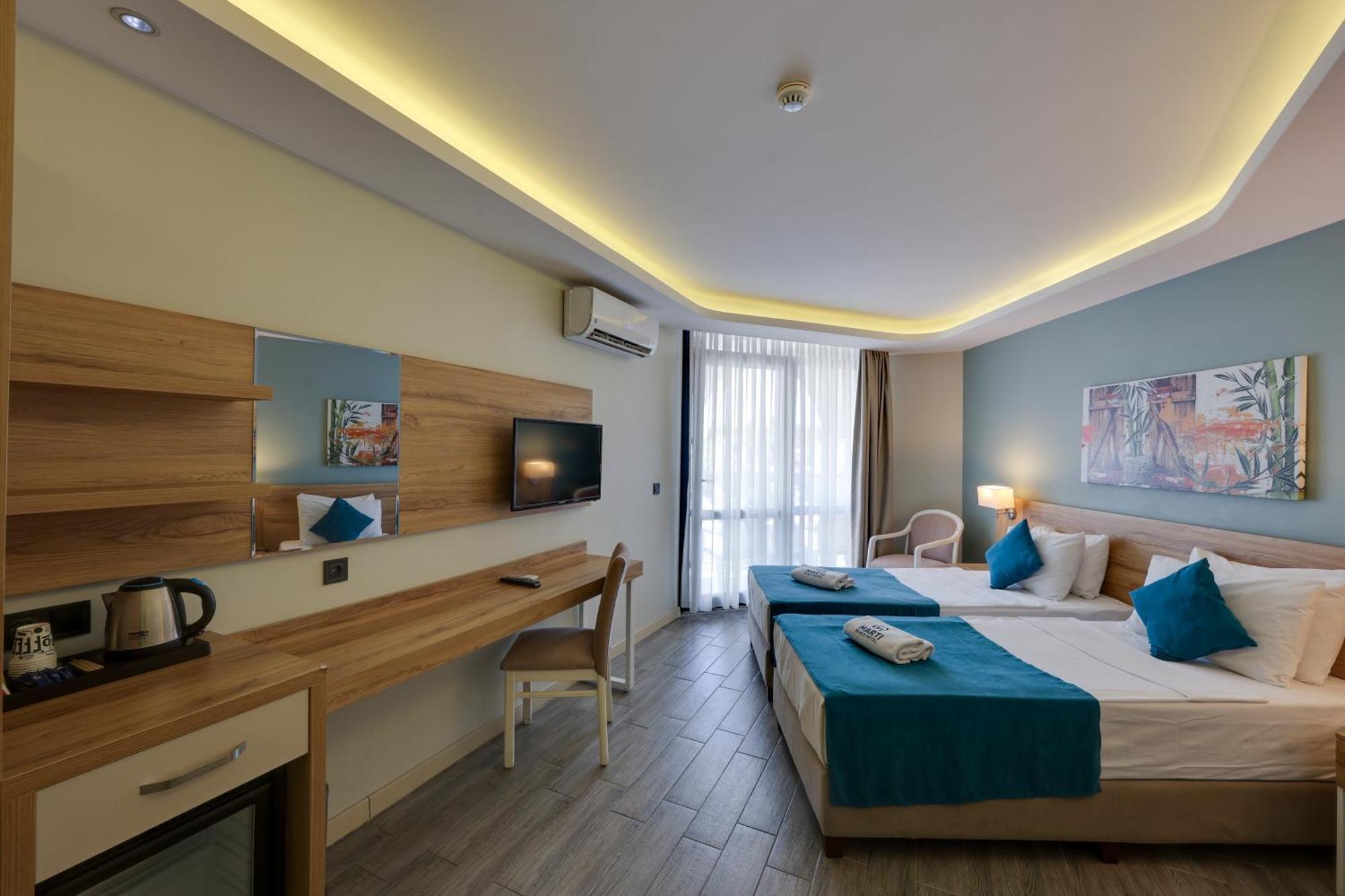 Marti Prime Beach Hotel Kusadasi Exterior photo