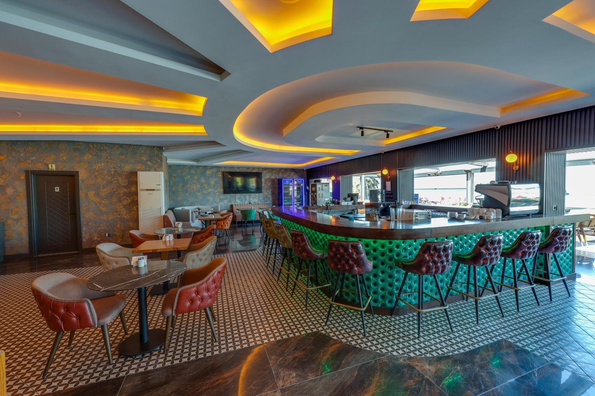 Marti Prime Beach Hotel Kusadasi Exterior photo