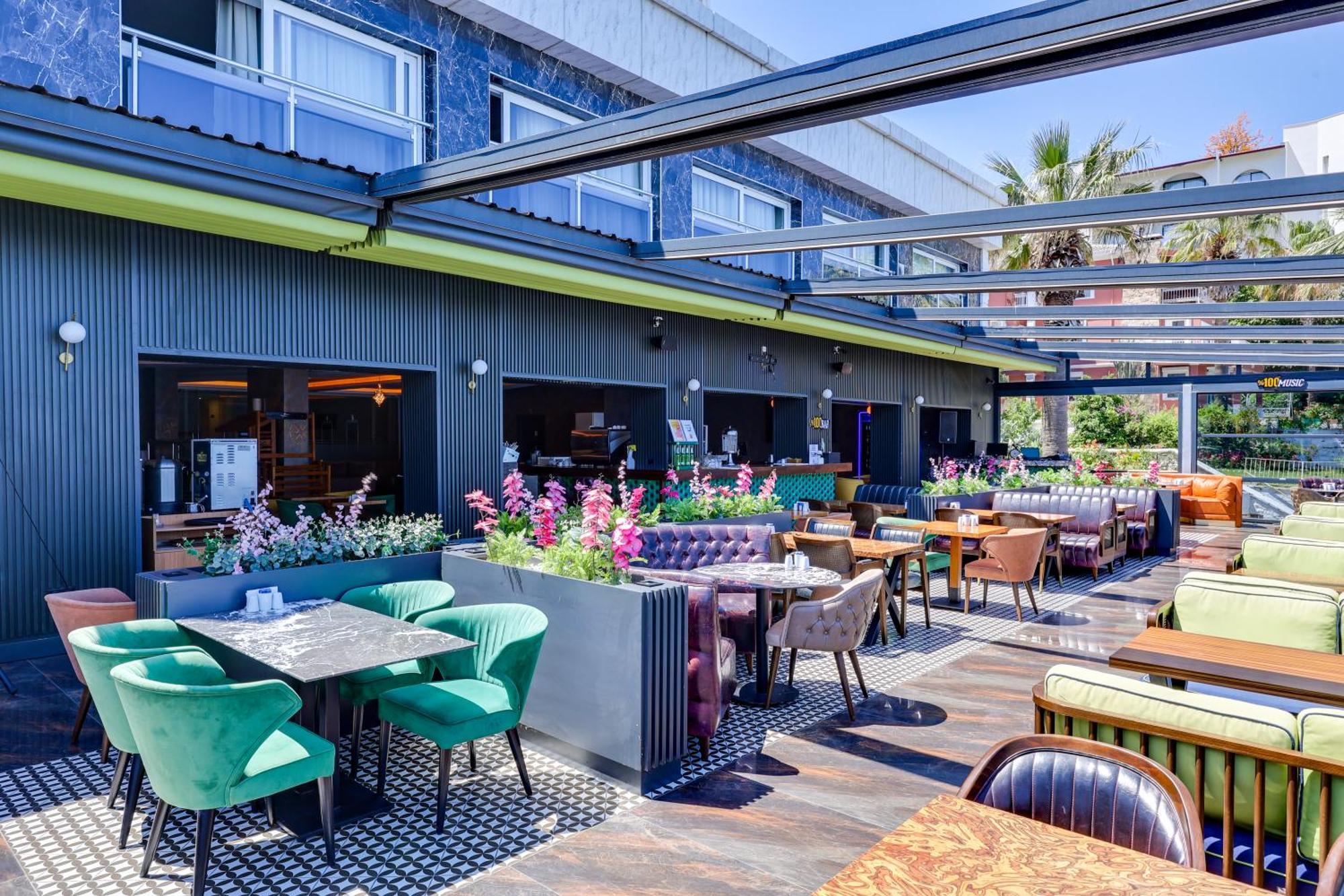 Marti Prime Beach Hotel Kusadasi Exterior photo