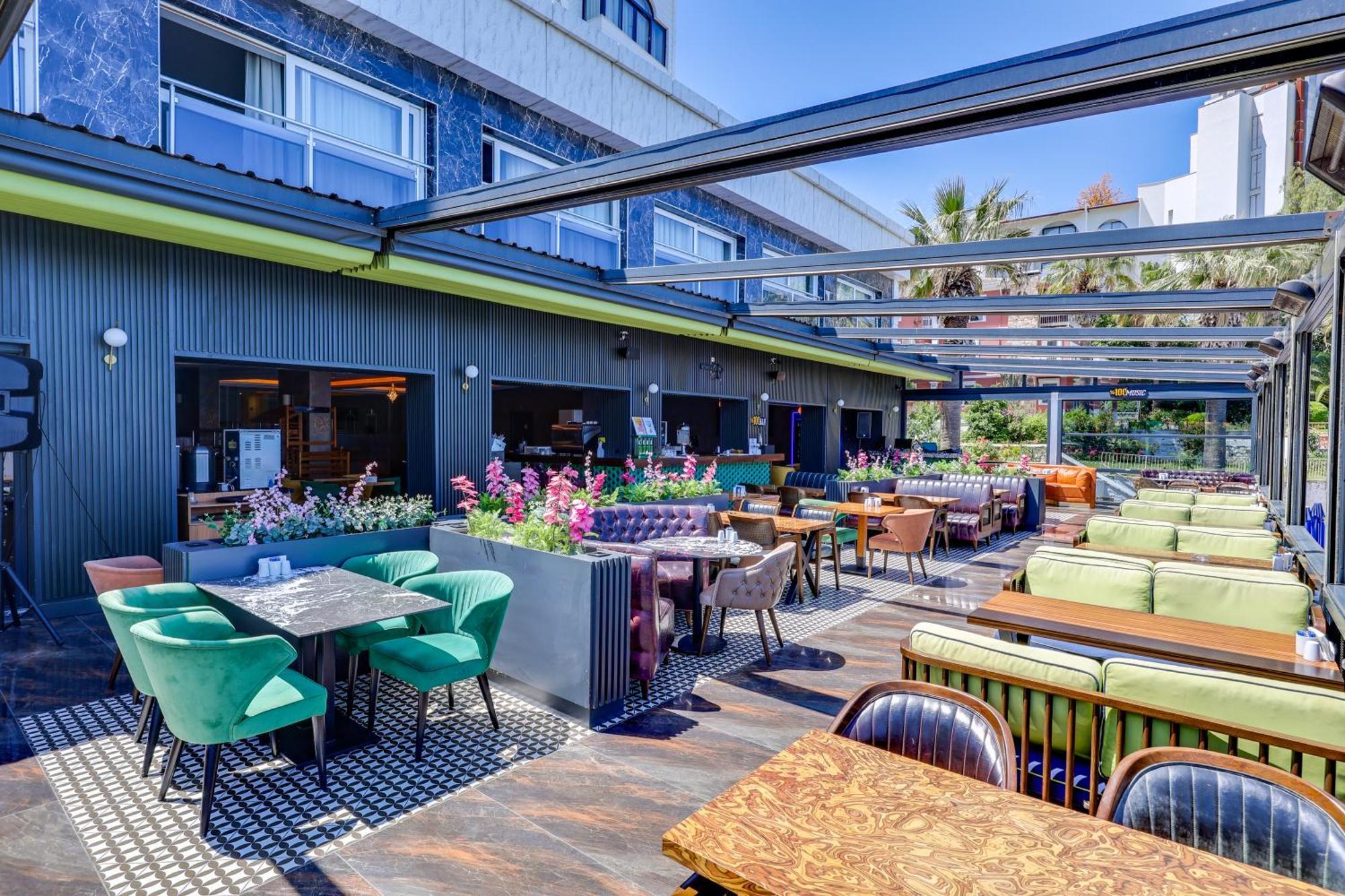 Marti Prime Beach Hotel Kusadasi Exterior photo