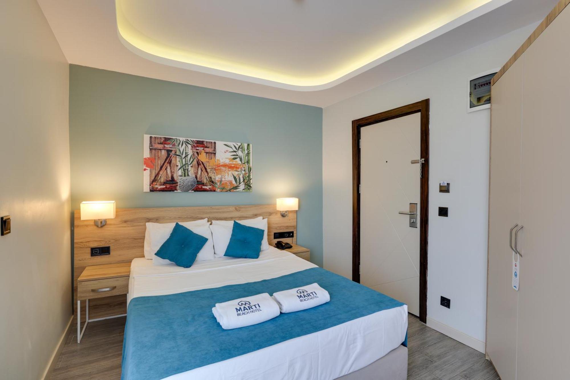 Marti Prime Beach Hotel Kusadasi Exterior photo